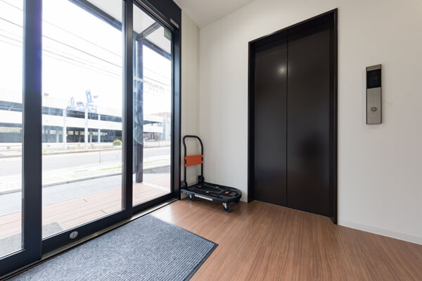 屋内型 エレベーターつきだから、2Fのご利用もラクラクです