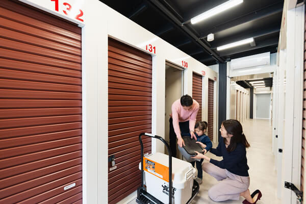 +U 広い通路で荷物の出し入れも楽々